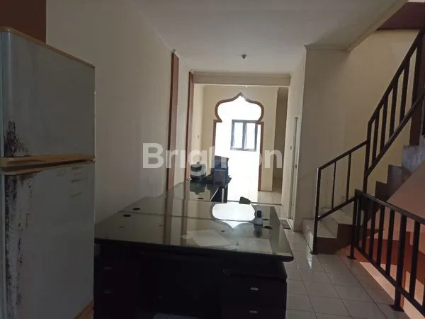 image RUKO 3 LANTAI SUDAH RENOVASI SIAP PAKAI UNTUK USAHA ATAU KANTOR (7)