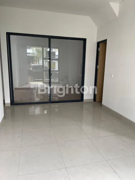 image RUMAH MODERN DEKAT DENGAN PASAR MODERN YUTHICA BSD CITY (3)