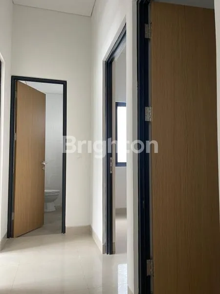 image RUMAH MODERN DEKAT DENGAN PASAR MODERN YUTHICA BSD CITY (6)