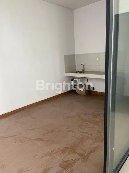 image RUMAH MODERN DEKAT DENGAN PASAR MODERN YUTHICA BSD CITY (7)