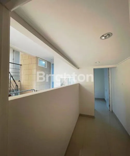 image RUMAH 3 LANTAI BARU SIAP HUNI DI CLUSTER ELITE BINTARO (4)