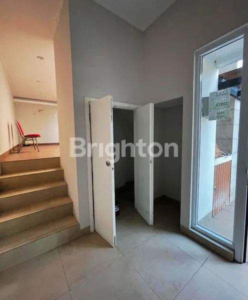 image RUMAH 3 LANTAI BARU SIAP HUNI DI CLUSTER ELITE BINTARO (1)