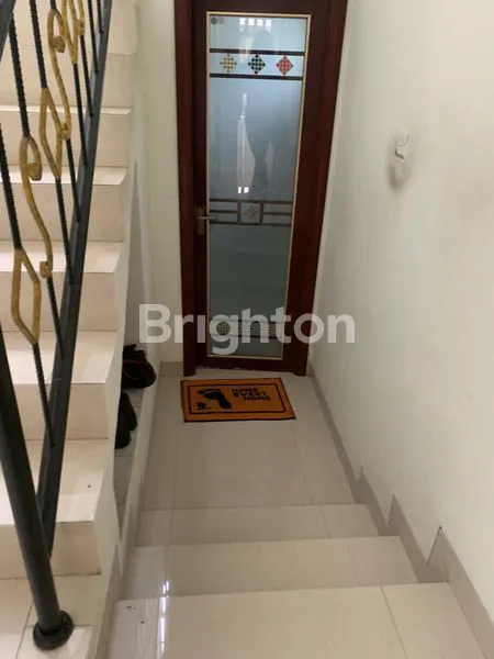 image RUMAH MEWAH 2 LANTAI BEVERLY GARDEN - ONE GATE SYSTEM (4)