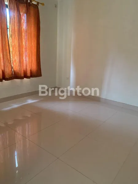 image RUMAH MEWAH 2 LANTAI BEVERLY GARDEN - ONE GATE SYSTEM (5)