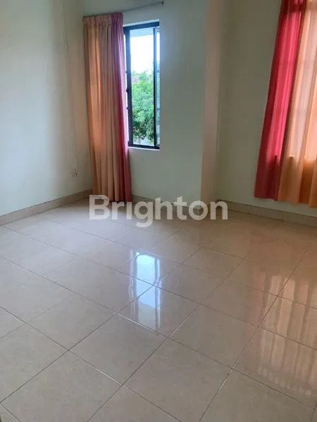 image RUMAH MEWAH 2 LANTAI BEVERLY GARDEN - ONE GATE SYSTEM (7)