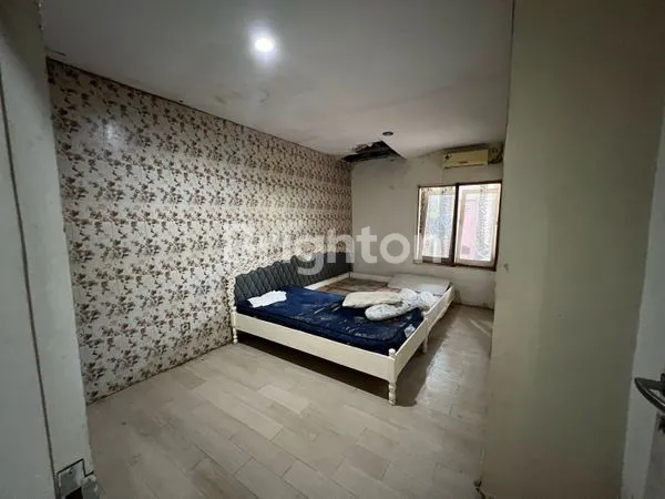 image RUMAH 2 LANTAI DEKAT MAKAM BUNG KARNO, BLITAR KOTA (5)