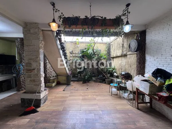 image RUMAH 2 LANTAI DEKAT MAKAM BUNG KARNO, BLITAR KOTA (7)