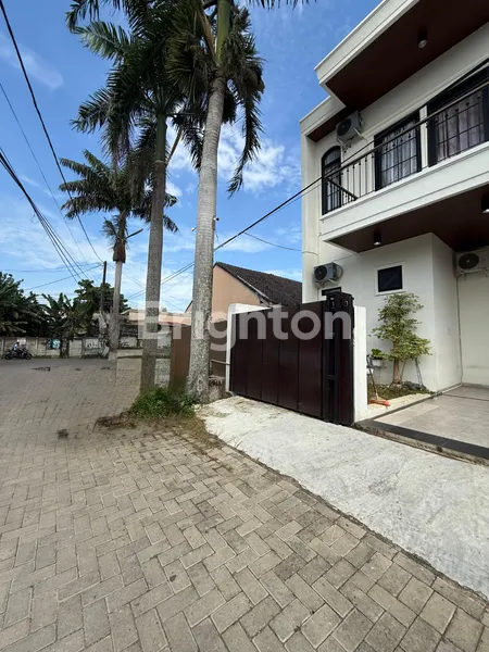 image RUMAH MEWAH 2 LANTAI + KOLAM RENANG DI VILLA KEDAMAIAN ASRI (2)