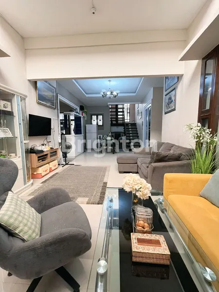 image PROPERTI DIJUAL CEPAT: RUMAH MODERN STRATEGIS TIPE 160/165 DI PEKANBARU (5)