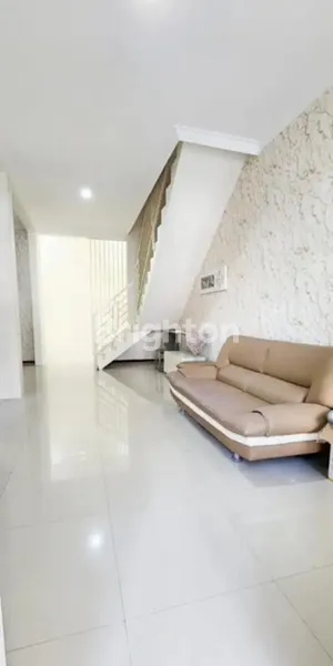 image RUMAH BARU RENOV PAKUWON CITY 2 LANTAI MINIMALIS FULL FURNISHED LOKASI STRATEGIS  (3)