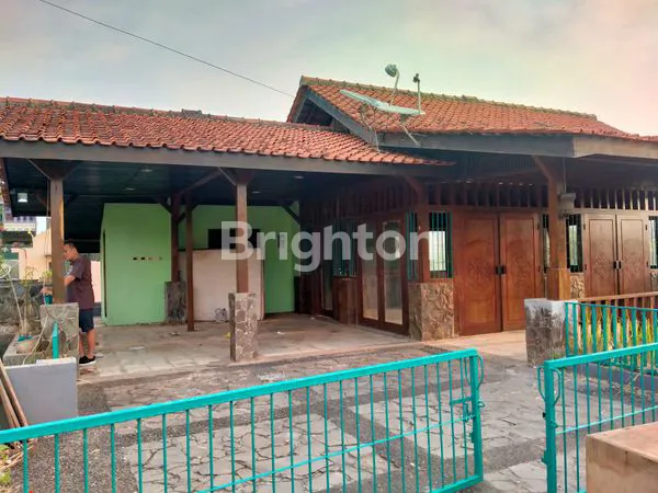 image RUMAH COCOK UNTUK USAHA DI SRONDOL (2)