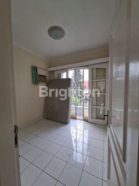 image DISEWAKAN RUMAH 3BR DI PESONA PARIS KOTA WISATA (8)