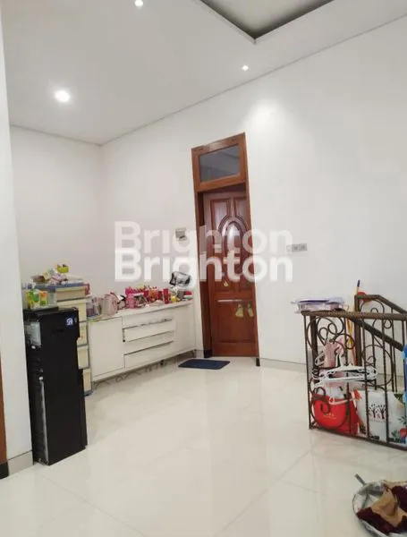 image HOT LISTING!AKSES RUMAH LEWAT HOTEL,LIMITED!RUMAH 2 LANTAI DAERAH NGINDEN INTAN TIMUR ROW LEBAR (4)