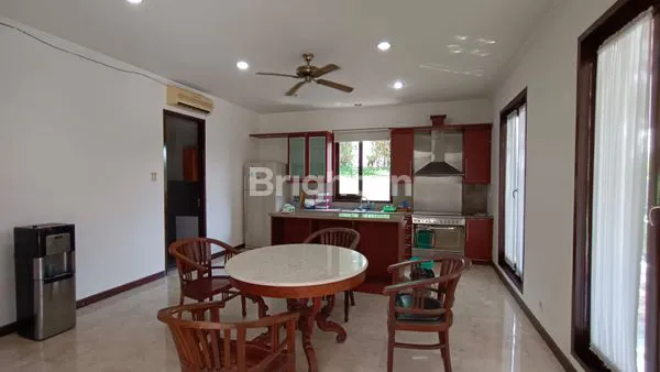 image VILLA MEWAH 1500M² DENGAN KOLAM RENANG DI KETEWEL, GIANYAR BALI (6)