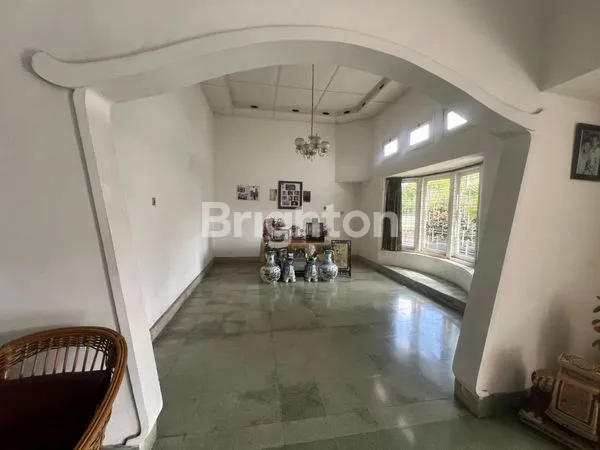 image RUMAH VINTAGE TERAWAT, DEMPO BOULEVARD, KLOJEN, MALANG (4)