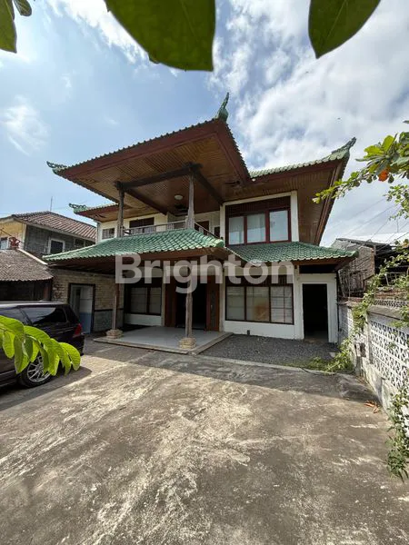 image RUMAH 2 LANTAI MEWAH DI SANUR, 200M2 DEKAT PUSAT KOTA (1)