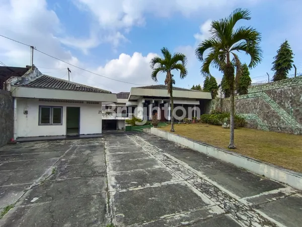 image BELI RUMAH MEWAH BONUS KOS2AN DI PUSAT KOTA (5)