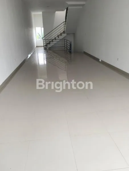 HOLIS RUKO 2.5LANTAI DIJUAL RP. 2.5M MAIN ROAD SHM LT-135M² LB-140M²