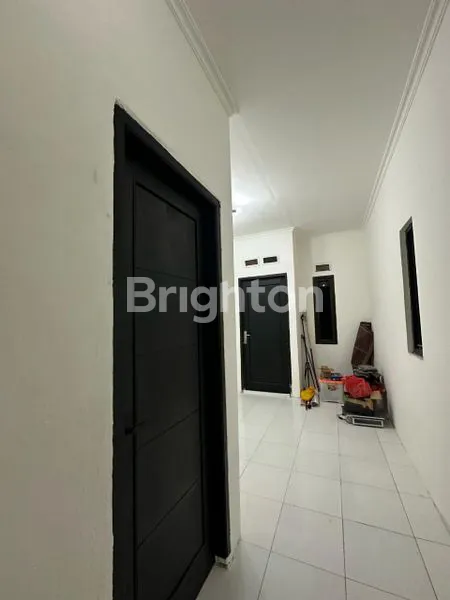 image DIJUAL CEPAT BANGUNAN 3 LT , BAWAH KIOS ATAS TEMPAT TINGGAL DI CIRACAS (3)