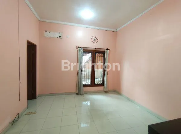 image RUMAH KEMANGGISAN DALAM KOMPLEK RAPIH DAN TERAWAT JAKARTA BARAT (4)
