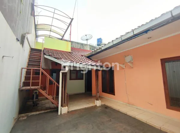 image RUMAH KEMANGGISAN DALAM KOMPLEK RAPIH DAN TERAWAT JAKARTA BARAT (8)