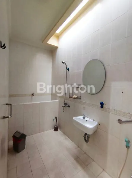 image RUMAH KEMANGGISAN DALAM KOMPLEK RAPIH DAN TERAWAT JAKARTA BARAT (7)