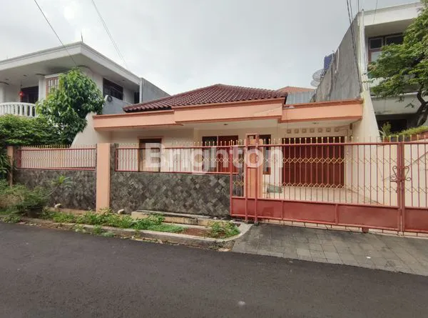 image RUMAH KEMANGGISAN DALAM KOMPLEK RAPIH DAN TERAWAT JAKARTA BARAT (1)
