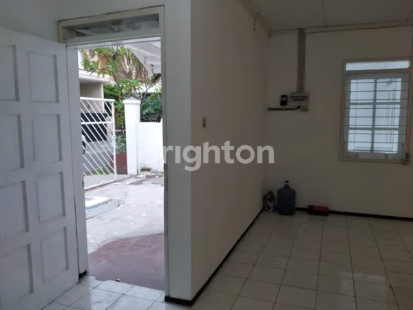 image MURAH ROW 3. MANYAR TIRTOYOSO,MANYAR KERTOADI,SUTOREJO PRIMA SELATAN,MULYOSARI,DHARMAHUSADA INDAH,KERTAJAYA INDAH TIMUR,BABATAN PANTAI UTARA,WISMA MUKTI,KLAMPIS ANOM,ITS,UNAIR,MUHAMMADIYAH,AL AZHAR,PAKUWON CITY PURI ASRI,RSUD HAJI,HANG TUAH,MERR,KENJERAN (7)