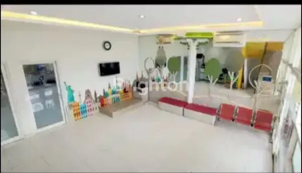 image RUMAH 2LT DI KOMERSIAL AREA, COCOK UNTUK RUMAH TINGGAL DAN BERBAGAI USAHA (3)