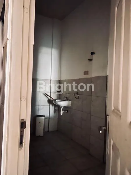 image RUKO STRATEGIS 4 LANTAI, NOL JALAN RAYA SIMO, SURABAYA BARAT, ROW JALAN 3 TRUK (3)