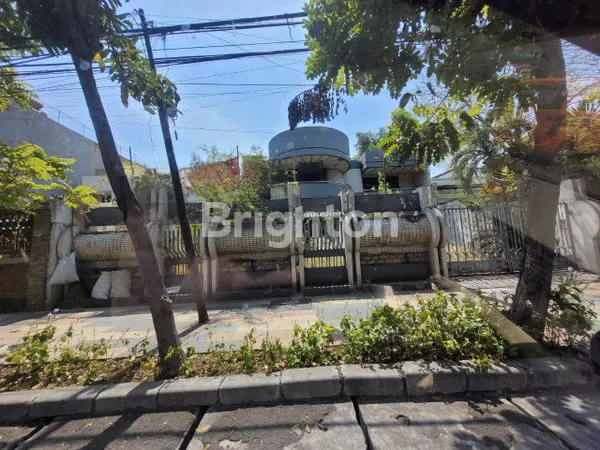 image RUMAH DI 0 JALAN RAYA MANYAR KERTOARJO SURABAYA AREA SUPER STRATEGIS KOMERSIAL AREA DEKAT GM GALAXY MAL  COCOK UNTUK BERBAGAI JENIS USAHA, KANTOR, CAFE, RESTO, SHOP DLL (1)