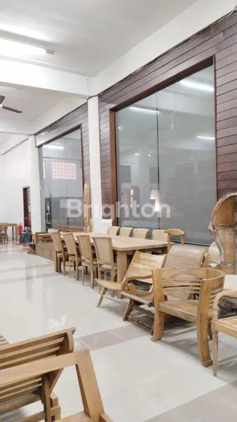 image GEDUNG 4 LANTAI PREMIUM DI JALAN RAYA KEROBOKAN (2)