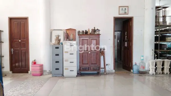 image GEDUNG 4 LANTAI PREMIUM DI JALAN RAYA KEROBOKAN (3)