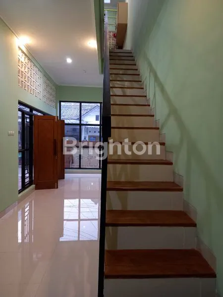 image RUMAH 2,5 LANTAI HUNIAN ASRI DAN LOKASI STRATEGIS DI TATYA ASRI SENTUL (3)