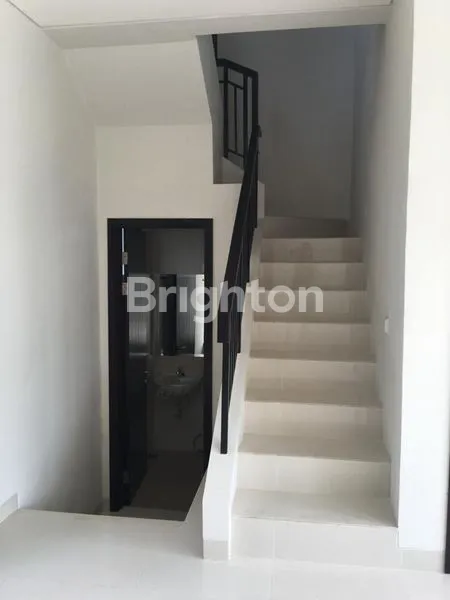image RUMAH MEWAH 2 LANTAI CLUSTER PRECIA BSD - LT 84M2 SIAP HUNI (4)