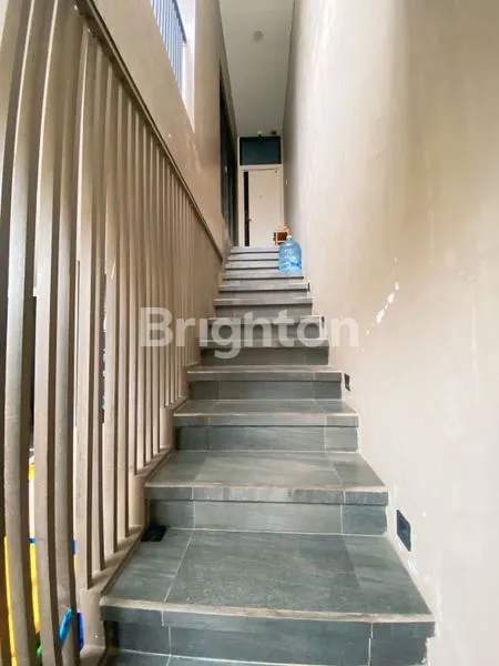 image RUMAH MEWAH 4KT FULL FURNISH CLUSTER GREEN GARDEN JAKARTA BARAT (2)