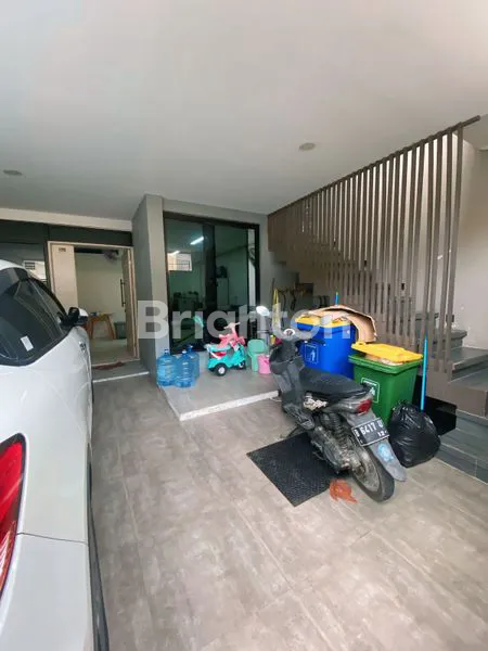 image RUMAH MEWAH 4KT FULL FURNISH CLUSTER GREEN GARDEN JAKARTA BARAT (3)