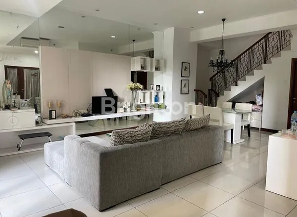 image WATERPLACE GARDEN MANSION APARTEMEN SERASA RUMAH SEBERANG PAKUWON MALL SURABAYA BARAT FASILITAS POOL PRIBADI (2)