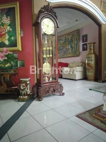 image RUMAH MEWAH 6+1 KT, LT 453M² DI GADING BARAT (5)