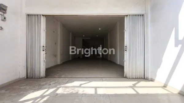 image RUKO 3 LANTAI PREMIUM DI GADING GRIYA LESTARI, COCOK USAHA (2)