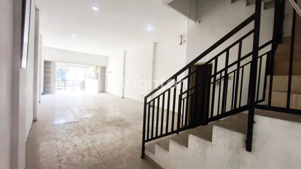 image RUKO 3 LANTAI PREMIUM DI GADING GRIYA LESTARI, COCOK USAHA (4)