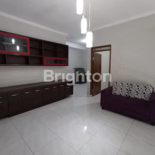 image RUMAH SIAP HUNI FULL FURNISHED DALAM KOMPLEK DI ANTAPANI BANDUNG (2)
