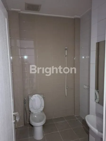 image RUKO 4 LANTAI PREMIUM SEDAYU BOULEVARD KELAPA GADING, SIAP PAKAI (2)