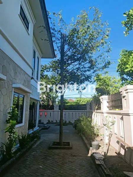 image RUMAH CANTIK FULL FURNISHED + POOL DI MANYAR SURABAYA (2)