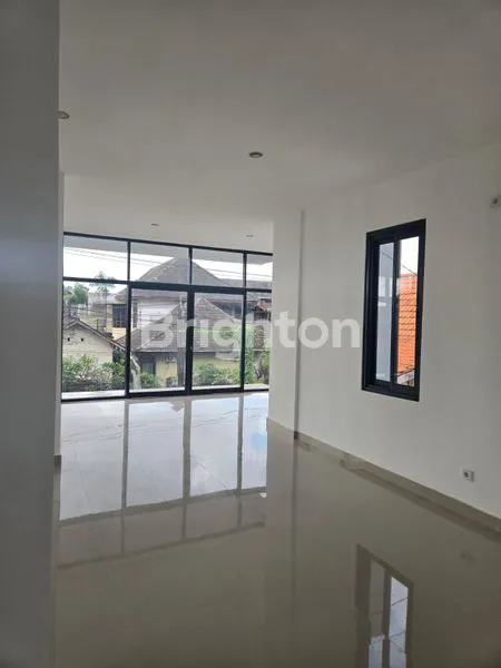 image RUKO BARU 2 LANTAI LEBAR 10 METER  2 UNIT JADI SATU DI JALAN UTAMA KEPUNDUNG DENPASAR BALI (2)