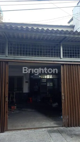 RUMAH 2 LANTAI DI PEJAGALAN JAKARTA BARAT