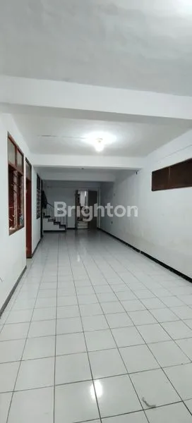 image RUMAH 2 LANTAI DI PEJAGALAN JAKARTA BARAT (2)