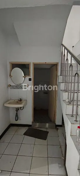 image RUMAH 2 LANTAI DI PEJAGALAN JAKARTA BARAT (4)