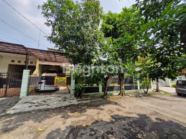 image RUMAH MEWAH 6KT DI KOMPLEK BULOG JATIWARNA, DEKAT UNKRIS (5)