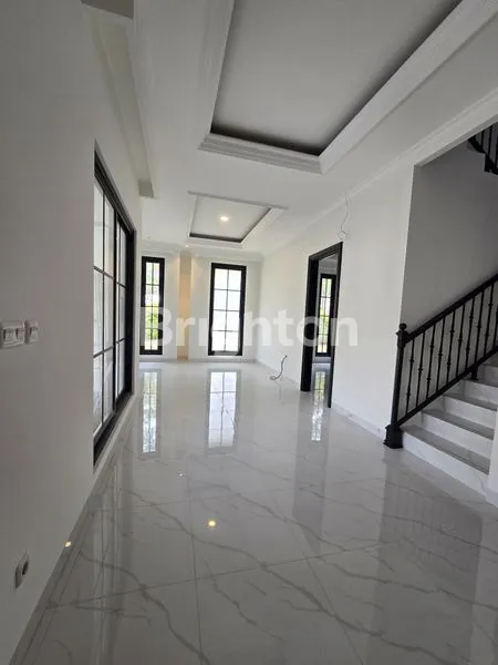 image RUMAH MEWAH HOOK 3 LANTAI AMERICAN CLASSIC DI VANYA PARK BSD (5)